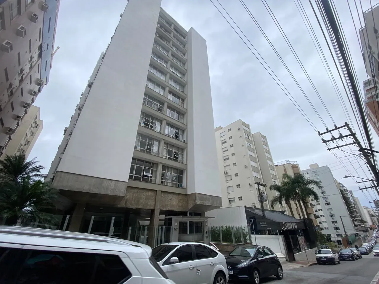 Apartment on the 7th floor with a glass-enclosed balcony — photo 13