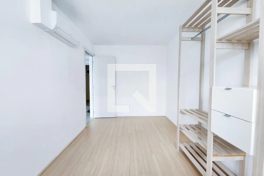 2-bedroom apartment in a building with a gym — photo 6