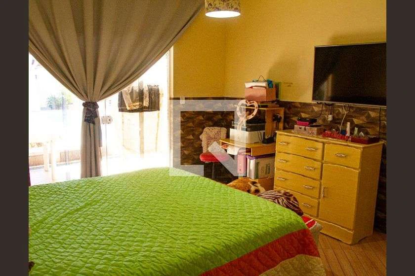 180 m² house with 3 bedrooms, 5 bathrooms, and parking — photo 24