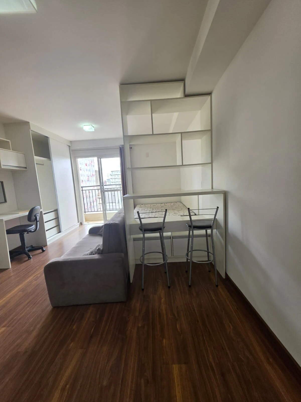Furnished studio in a building with a sauna