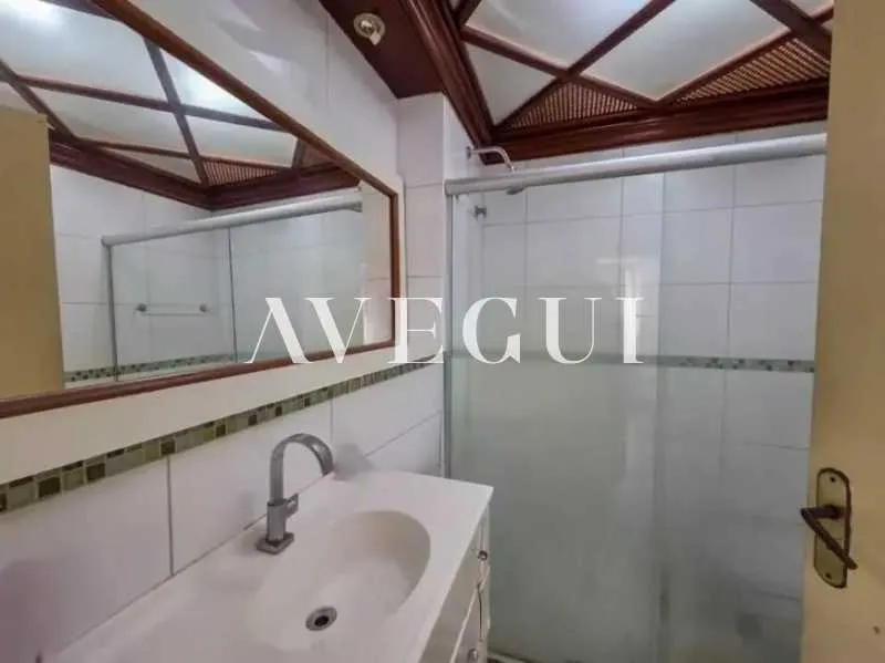 Apartment with 4 bedrooms, 3 bathrooms and balcony — photo 19