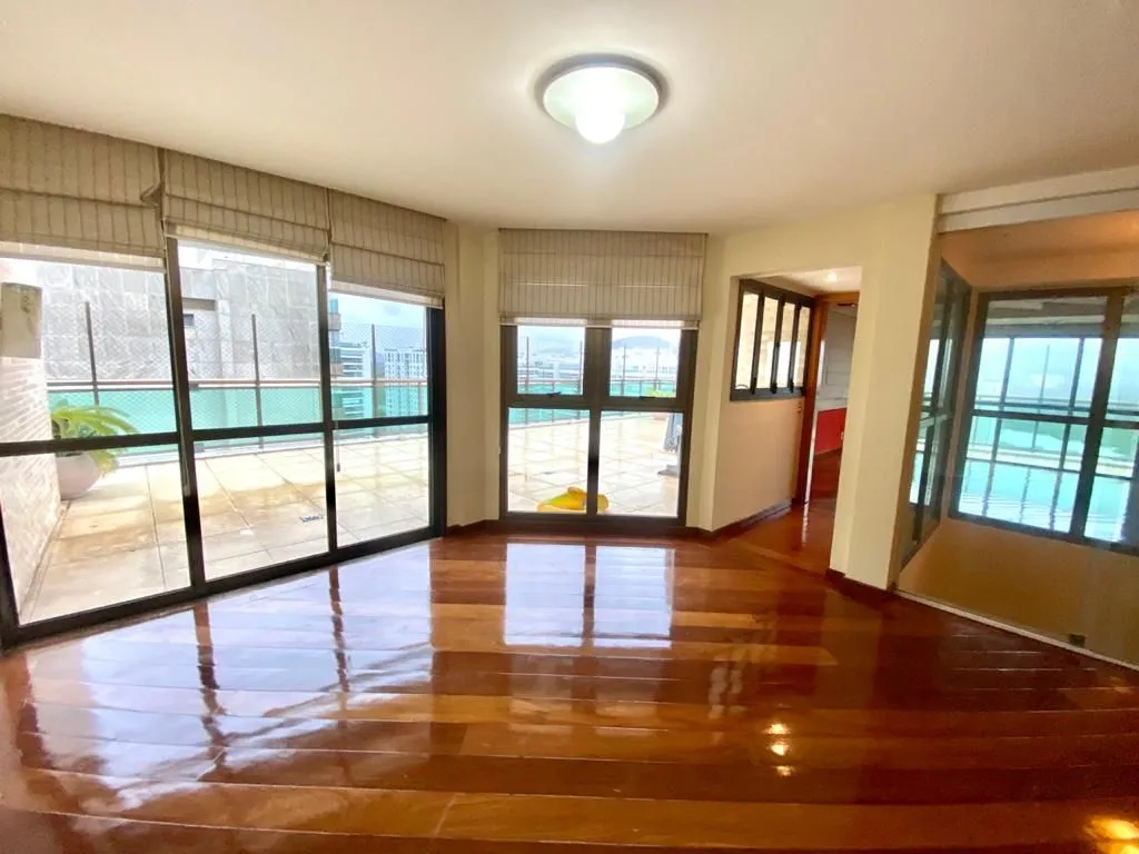 Apartment on the 14th floor with a grill on the balcony — photo 20