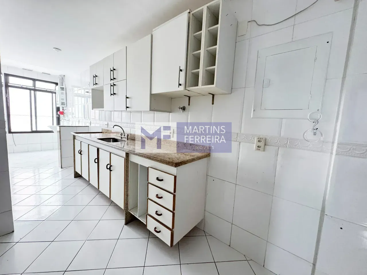 Rental penthouse with 3 suites and a closed-off kitchen — photo 5