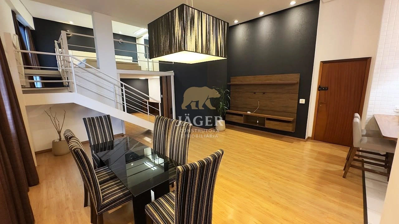 185 m² apartment with a bathtub and a glass-enclosed balcony — photo 10