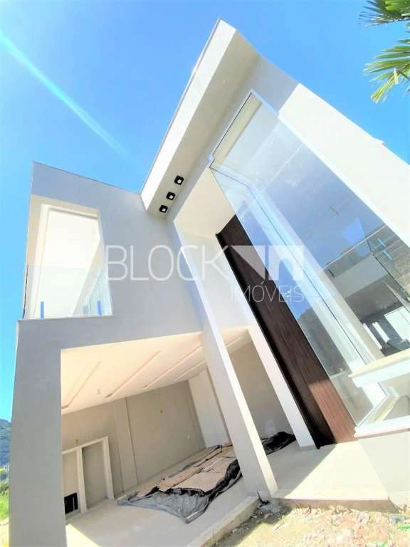 Condominium house with 4 en-suite rooms and open kitchen — photo 15
