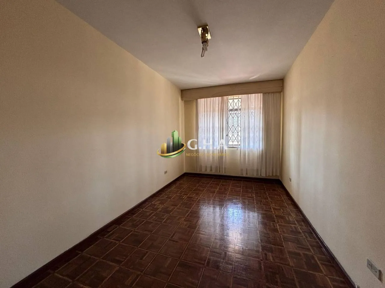Sobrado com 6 dormitórios e guarda-roupas embutidos — photo 33