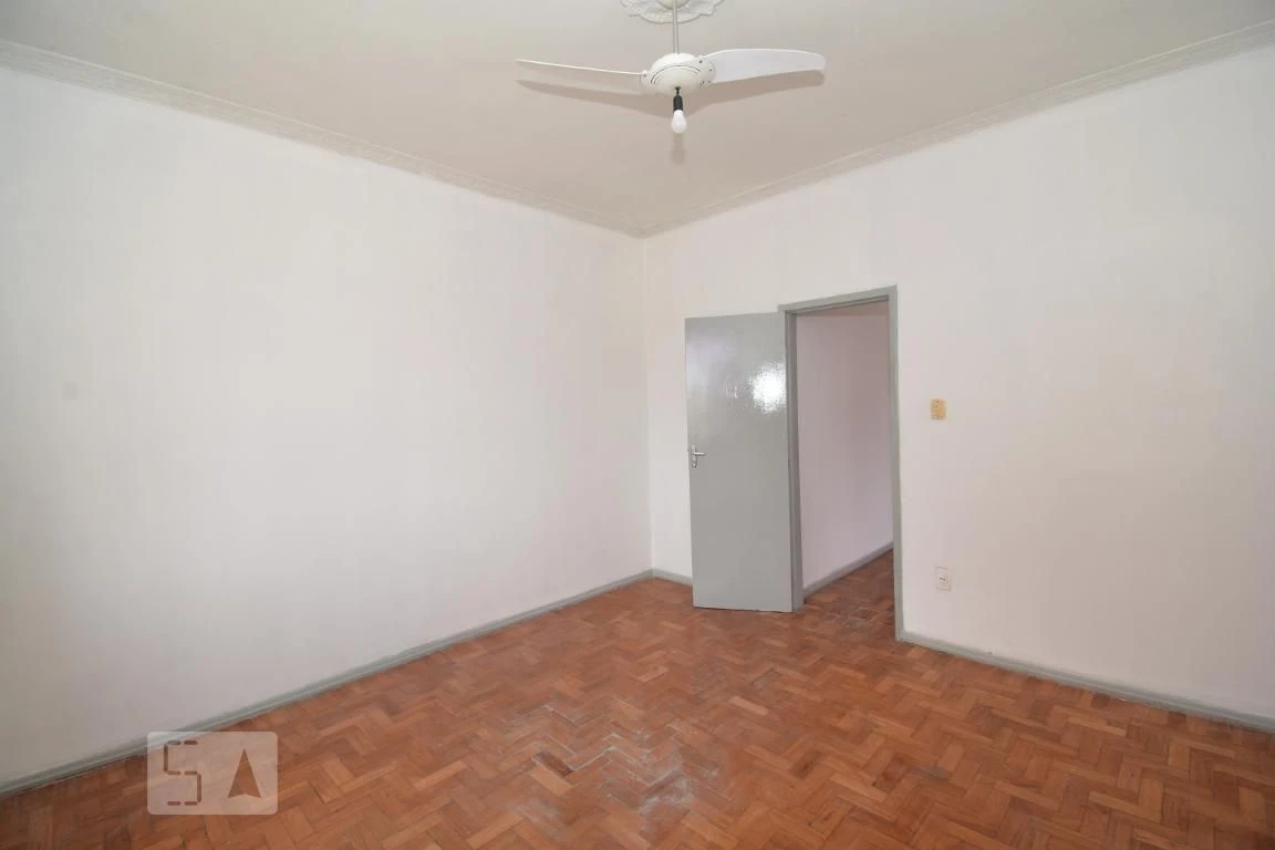 Wood or laminate floors in a 2-bedroom house, 100 m² — photo 16