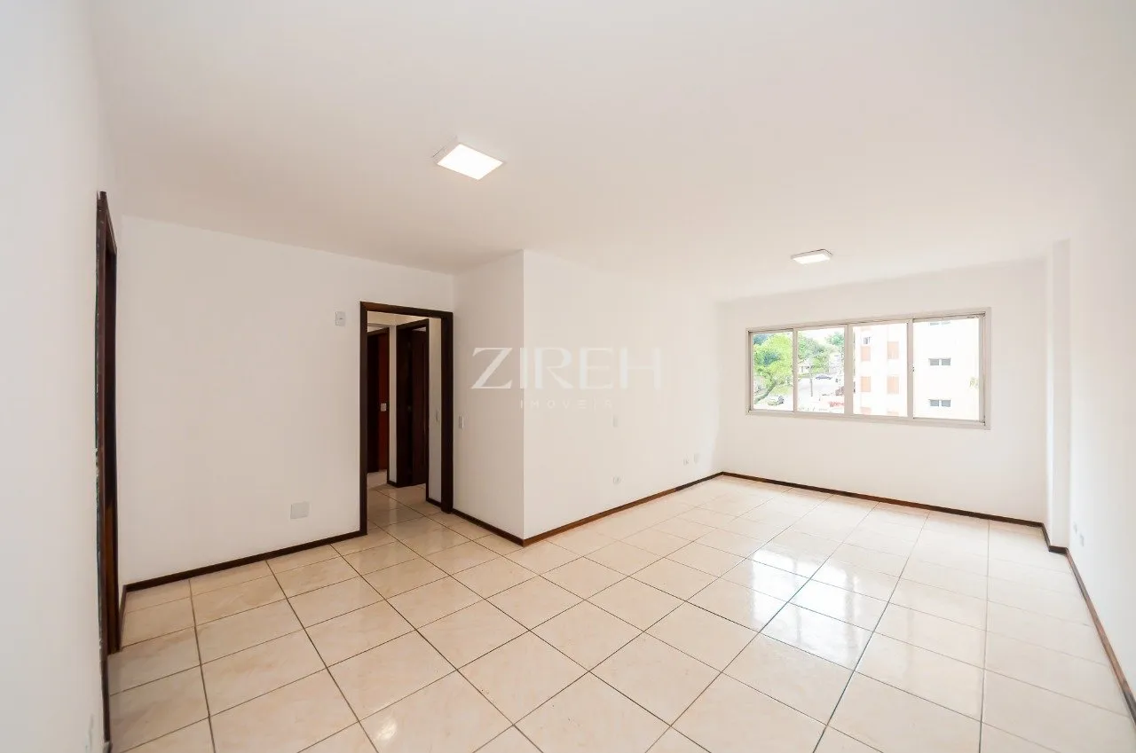3-bedroom apartment in a building with a gym — photo 5