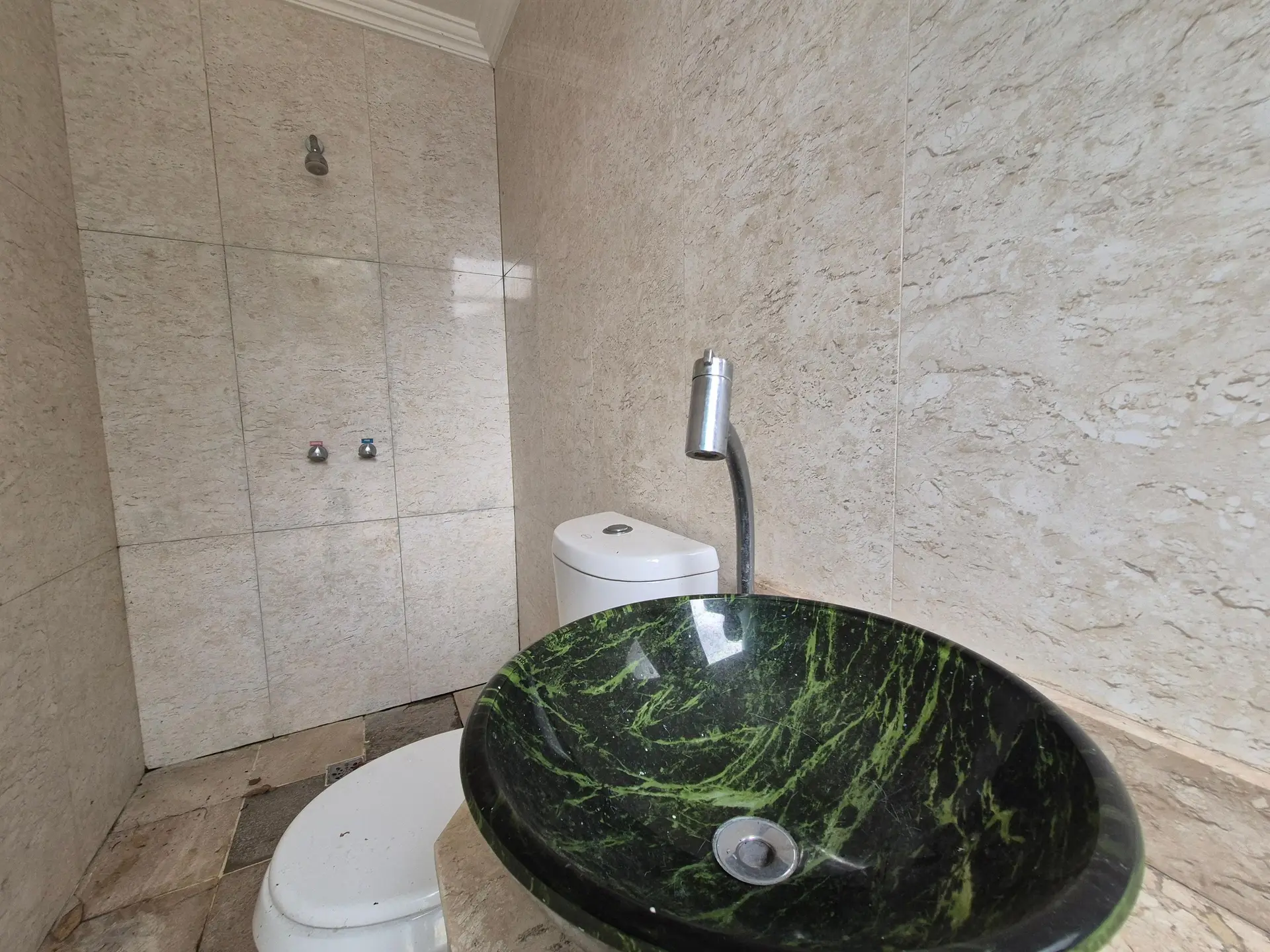 4 quartos e jacuzzi: casa de 318 m² — photo 86