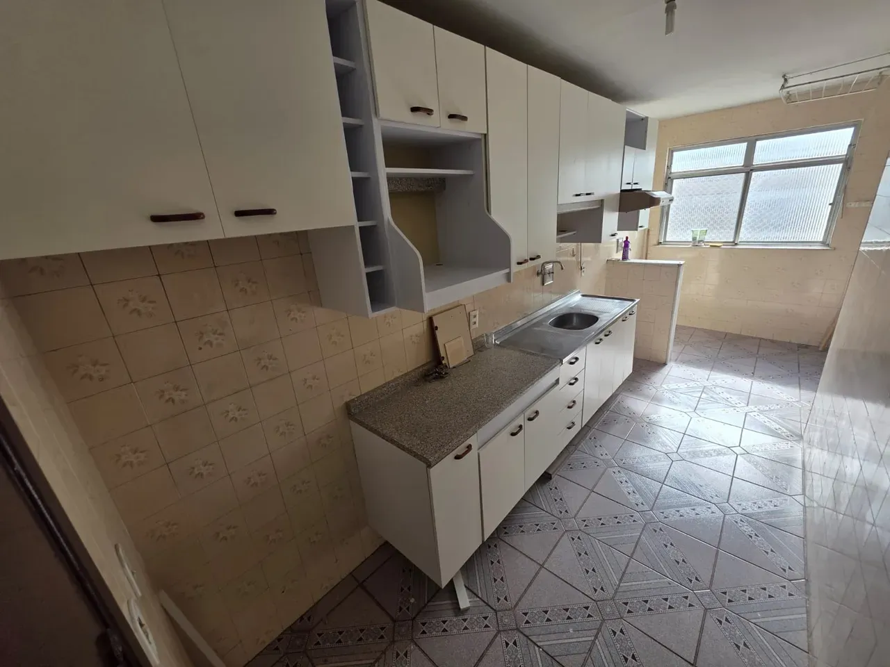 2-bedroom apartment with a mountain view — photo 25