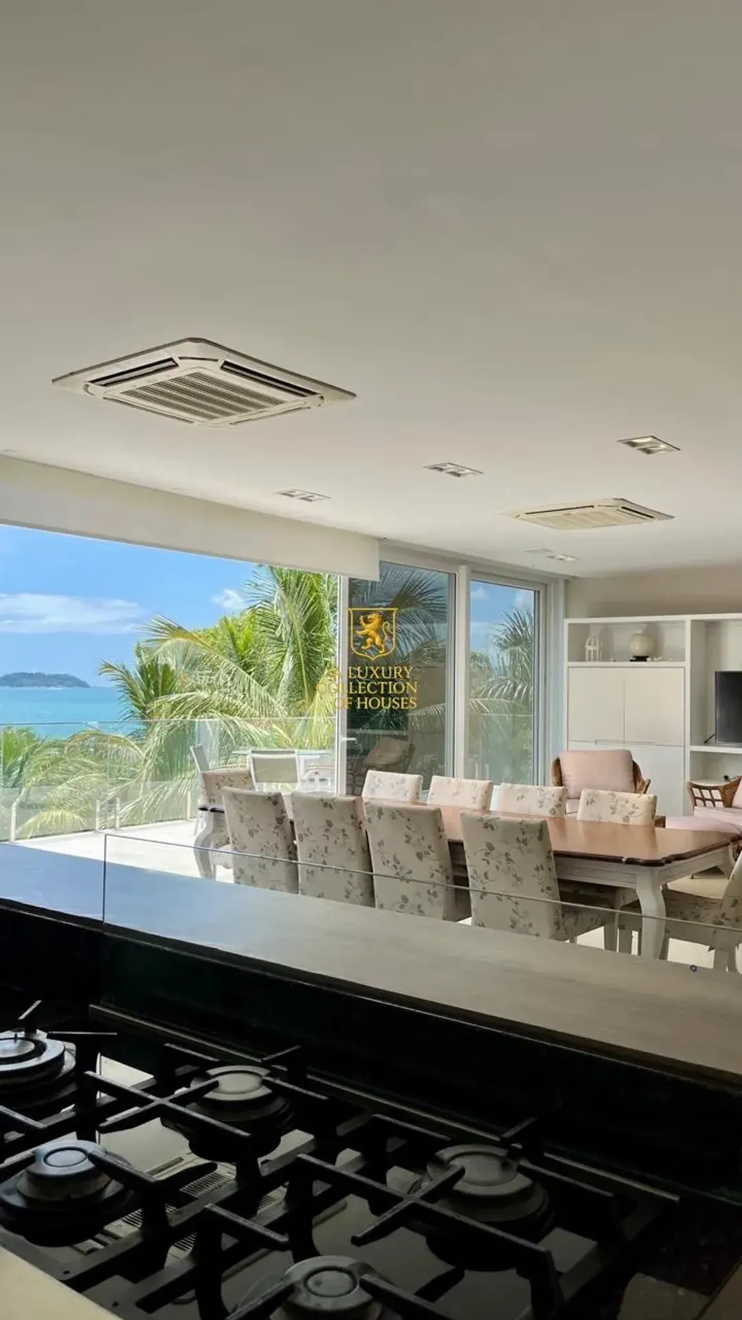 Furnished house with 6 bedrooms and 9 bathrooms