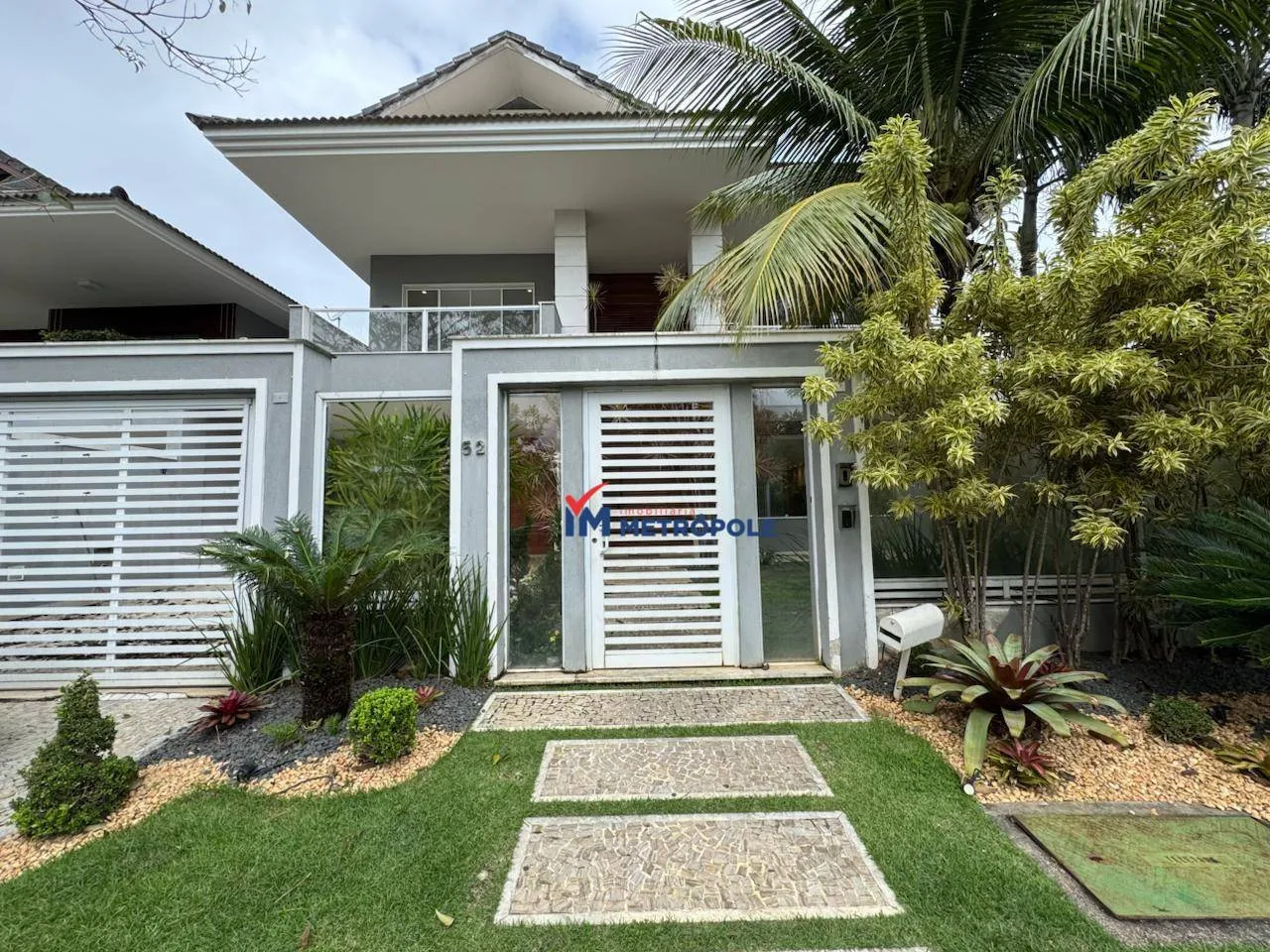 5 quartos e janelas do piso ao teto: casa de 600 m² — photo 13