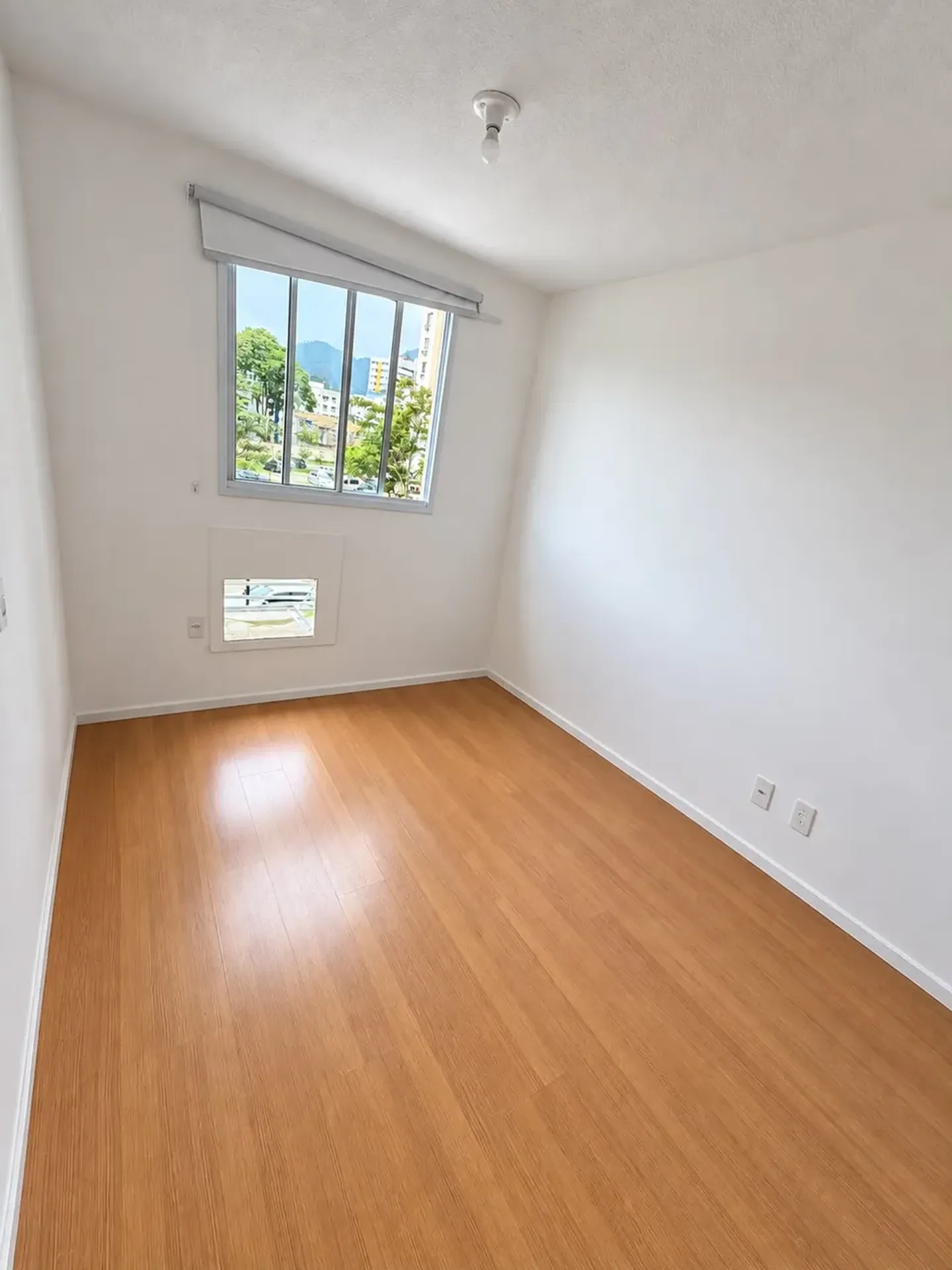 2-bedroom apartment in a building with a gym — photo 10