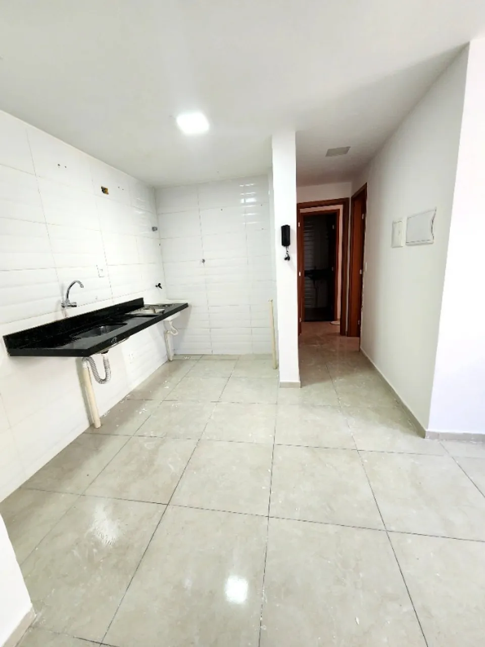 Apartamento de 2 quartos em condomínio com academia