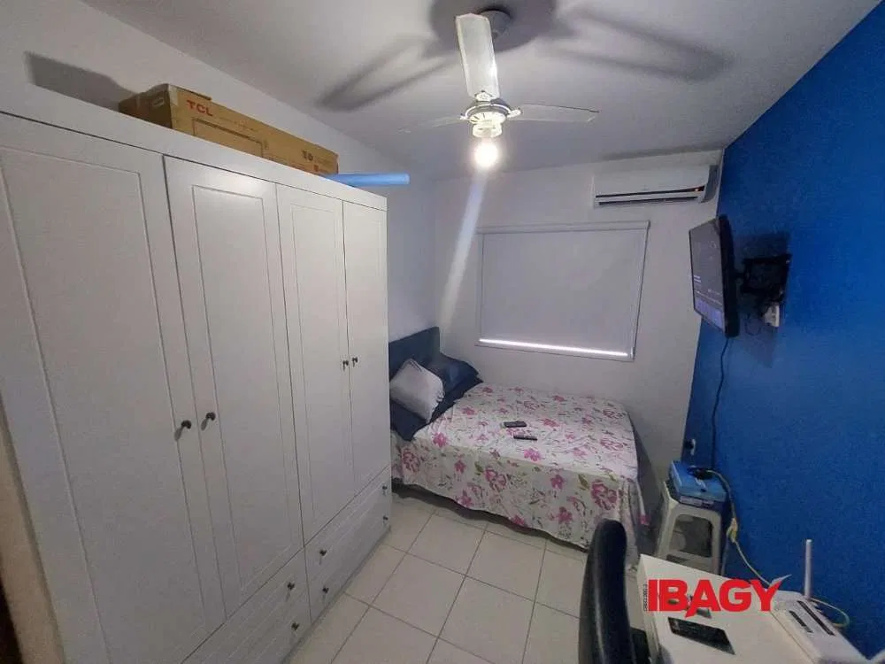 2-bedroom house with a washing machine — photo 4