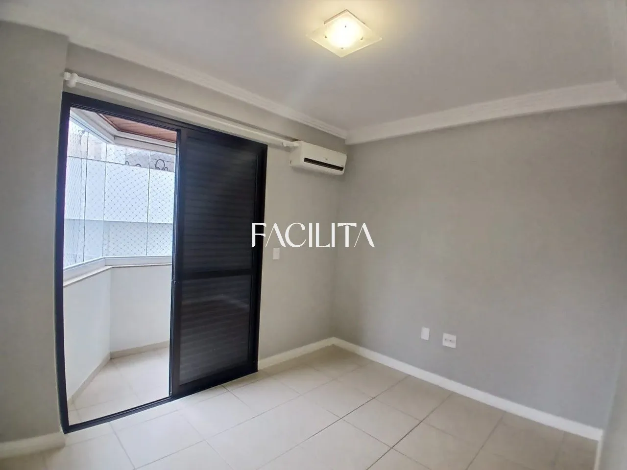 Apartamento de 3 dormitorios con baño en suite y balcón — photo 21