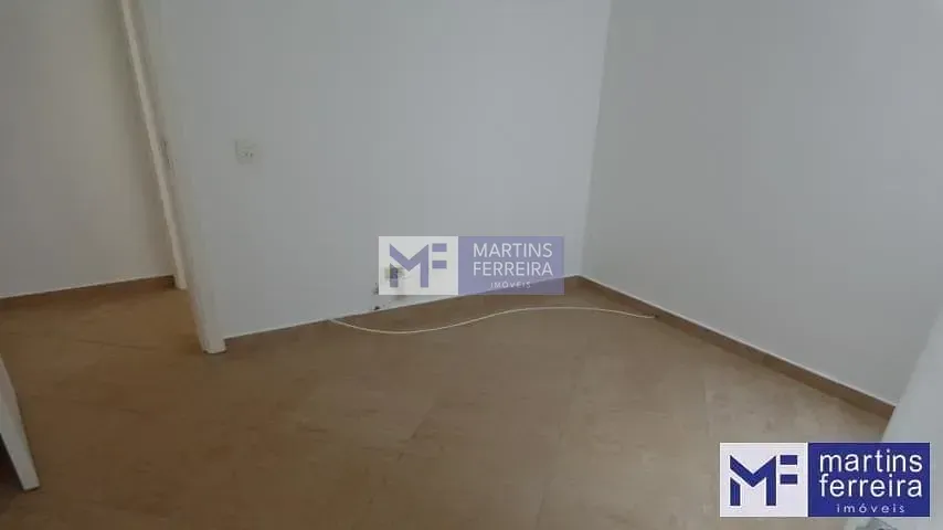 Apartamento sem mobília com 2 quartos e cozinha fechada — photo 22