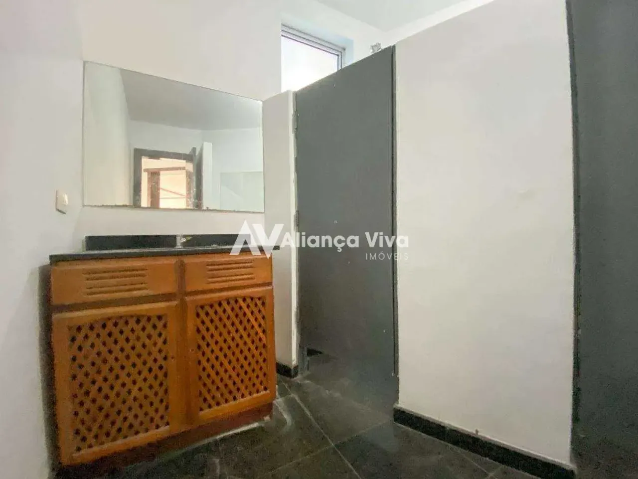 House, 824 m², with floor-to-ceiling windows — photo 4