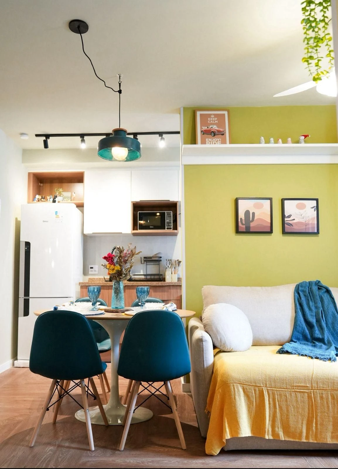 Apartamento mobiliado com cozinha americana e varanda envidraçada — photo 30