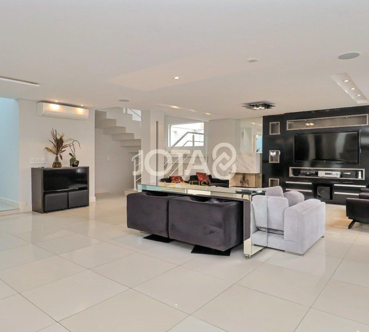 House with 3 en-suites, 400 m², plus a home office desk — photo 2