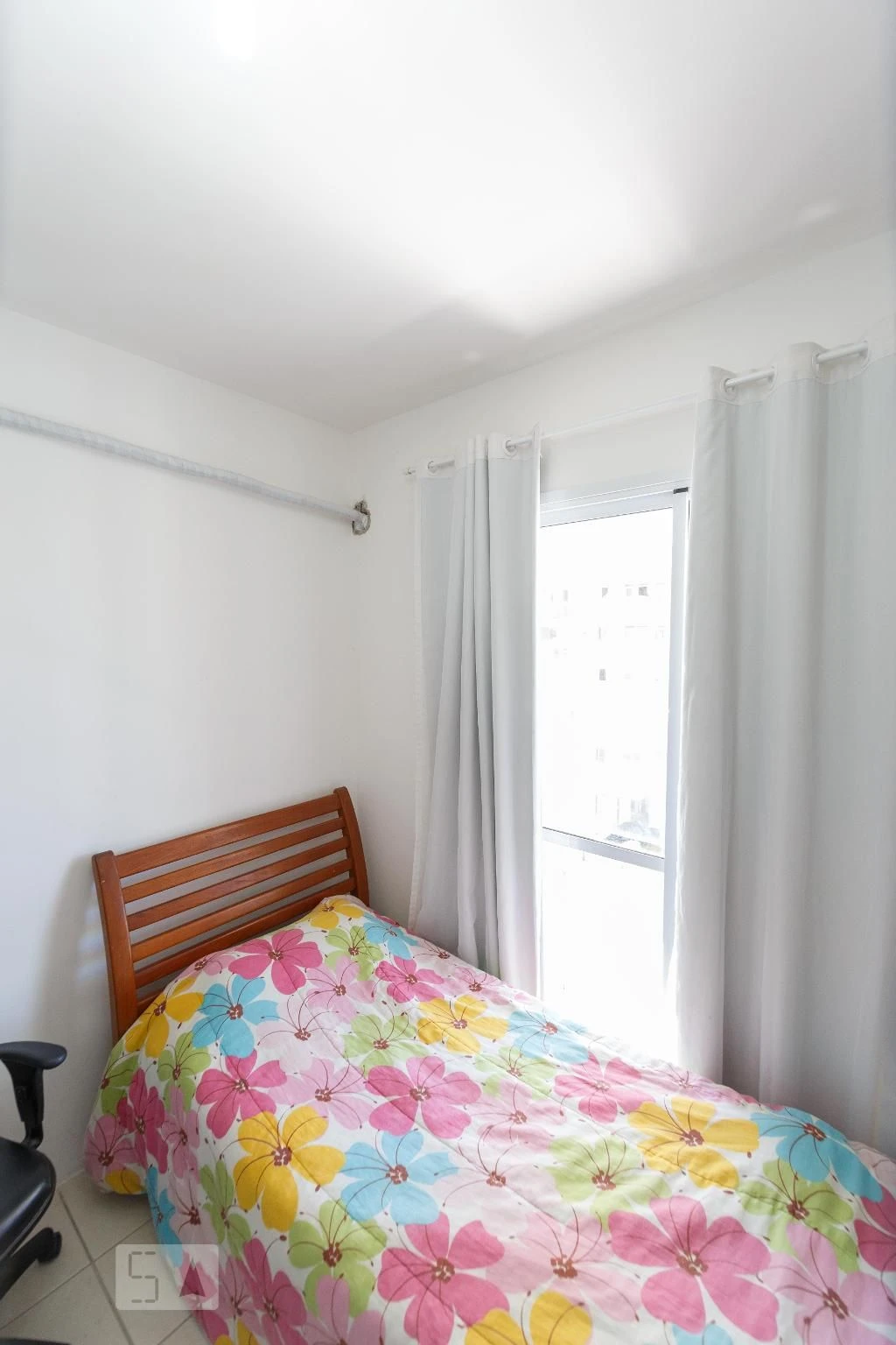 Furnished 3-bedroom apartment with private BBQ — photo 2