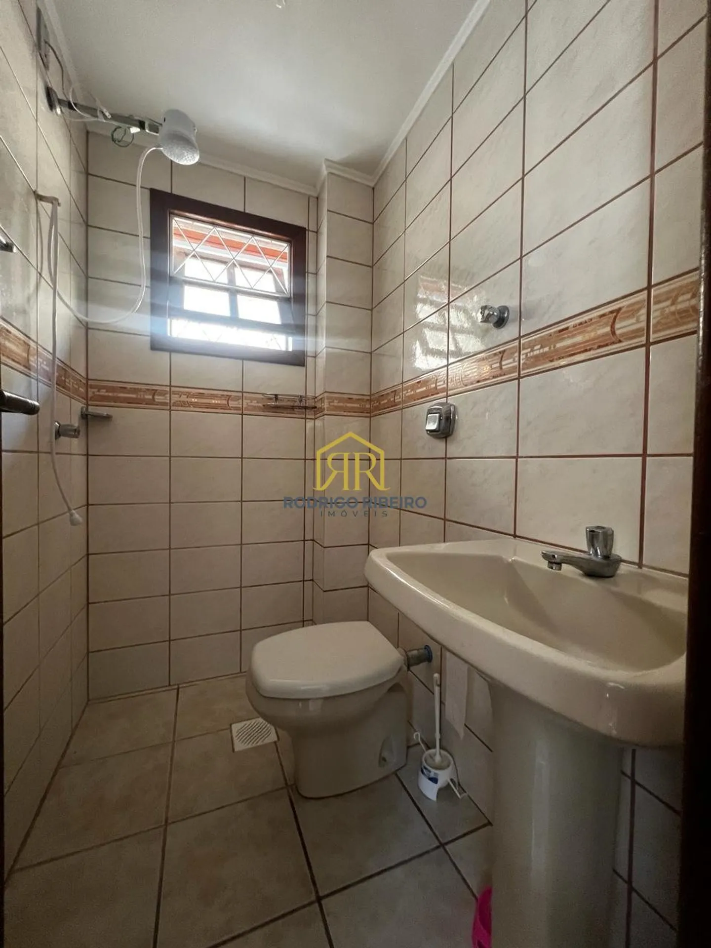 House with 7 bedrooms and 405 m² in a gated community — photo 18