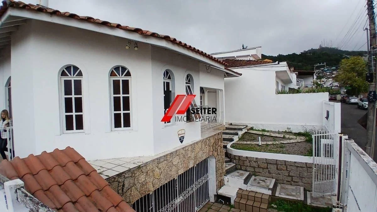 4-bedroom house with a home office in Florianópolis — photo 42