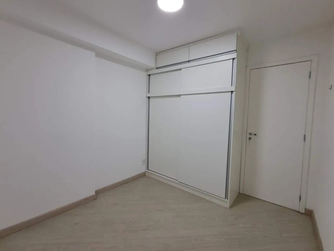 1-bedroom apartment with gas kitchen and 1 parking spot — photo 9