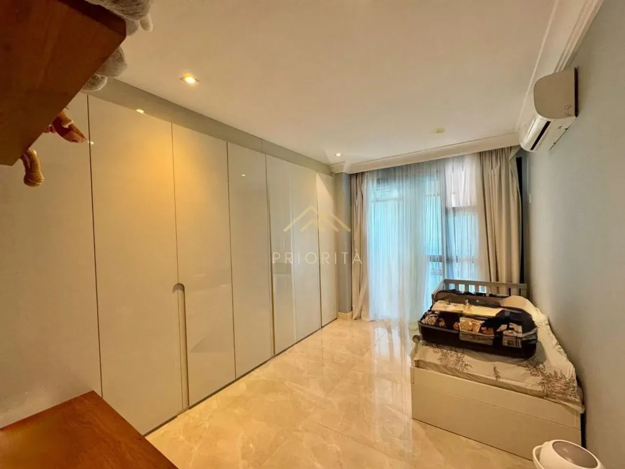 Duplex penthouse with 4 bedrooms and 5 bathrooms — photo 38