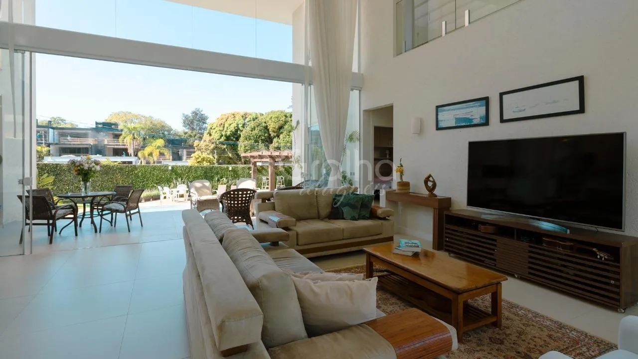 Furnished house with 5 bedrooms and 5 bathrooms