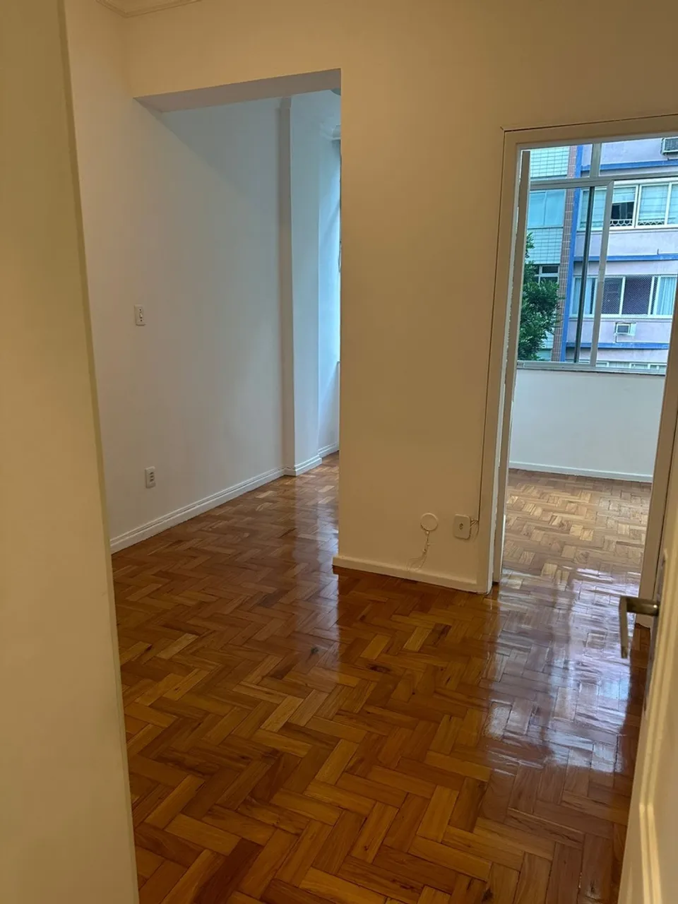 2-bedroom apartment with wood or laminate floors — photo 12