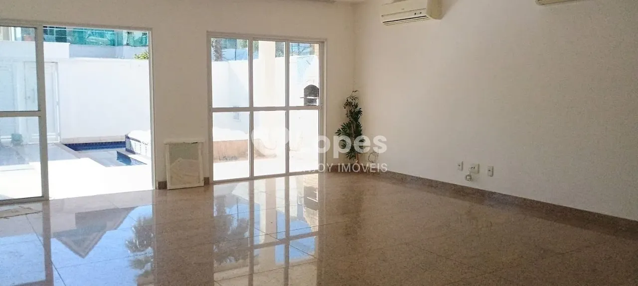 House with 5 bedrooms, 5 bathrooms and separate laundry — photo 17