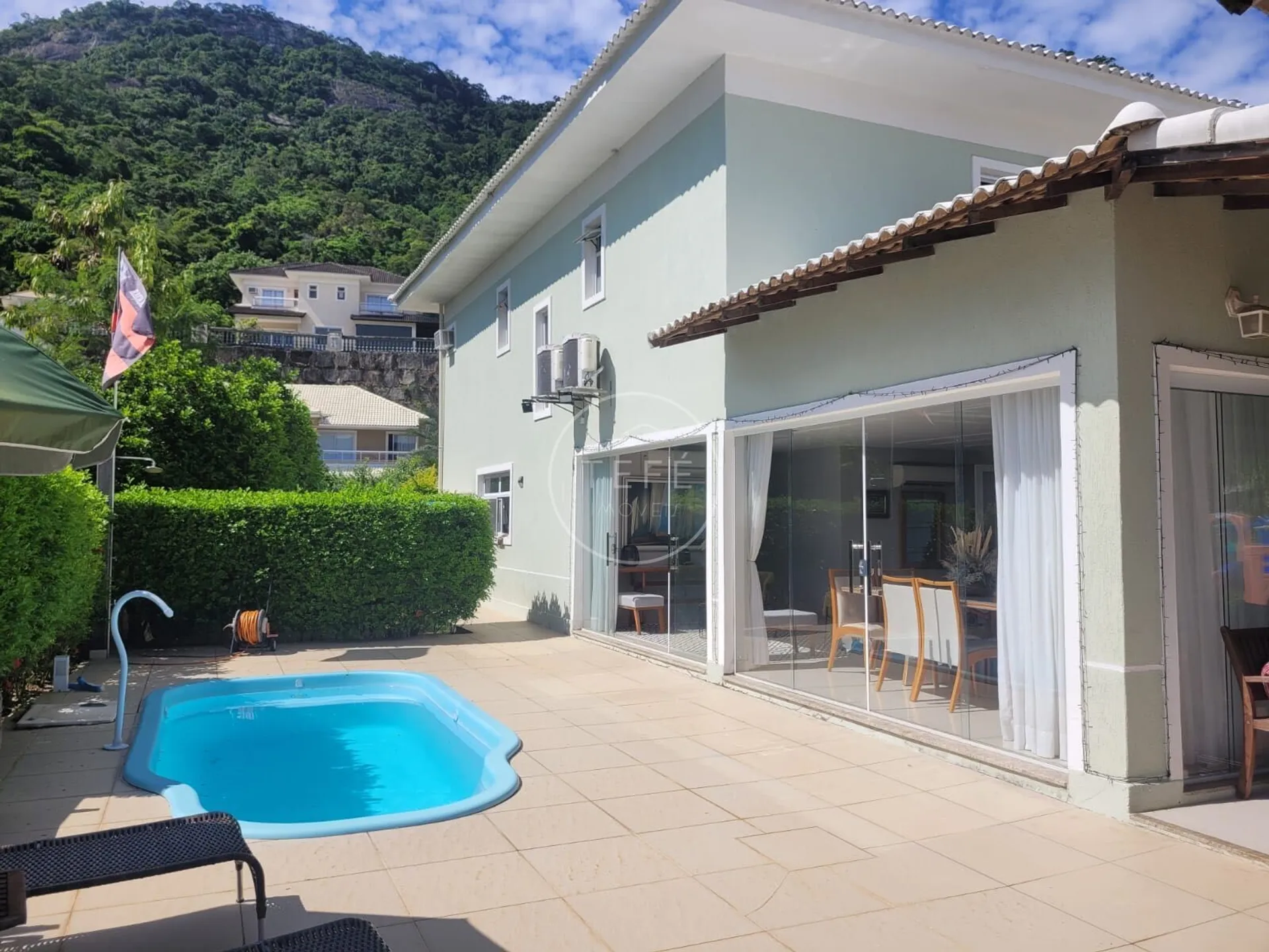 House for rent with 5 suites and 290 m² — photo 22