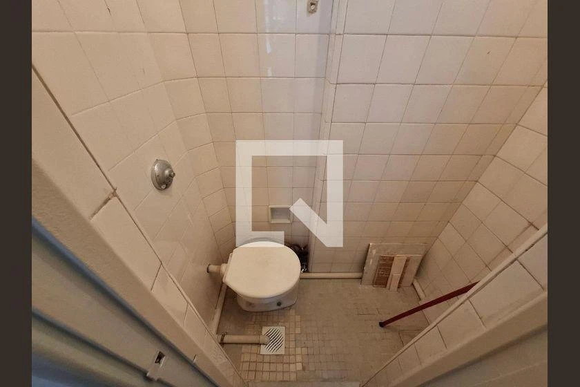 Wood or laminate floors in a one-bedroom apartment, 61 m² — photo 23