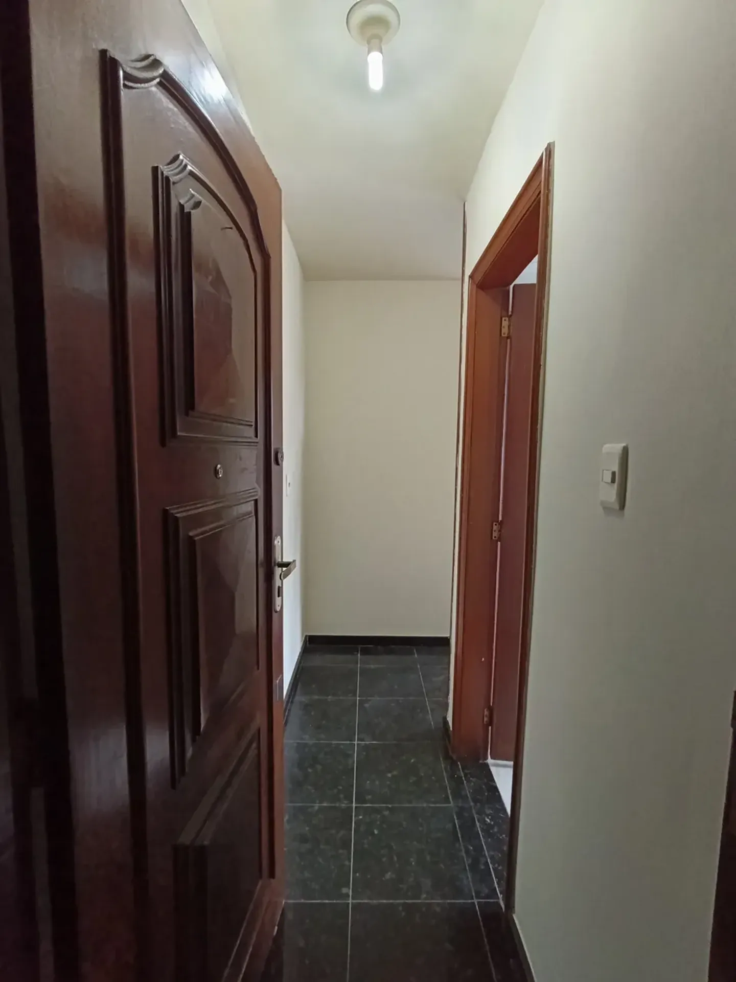 2-bedroom apartment in a building with a gym — photo 24