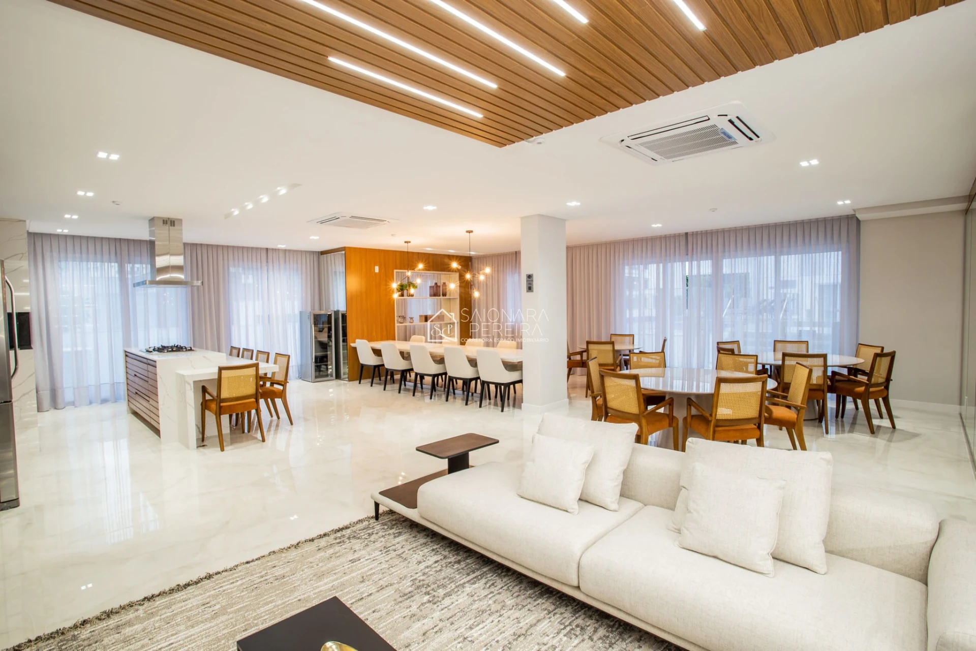 Застеклённый балкон и 3 спальни: квартира 102 м² — photo 15