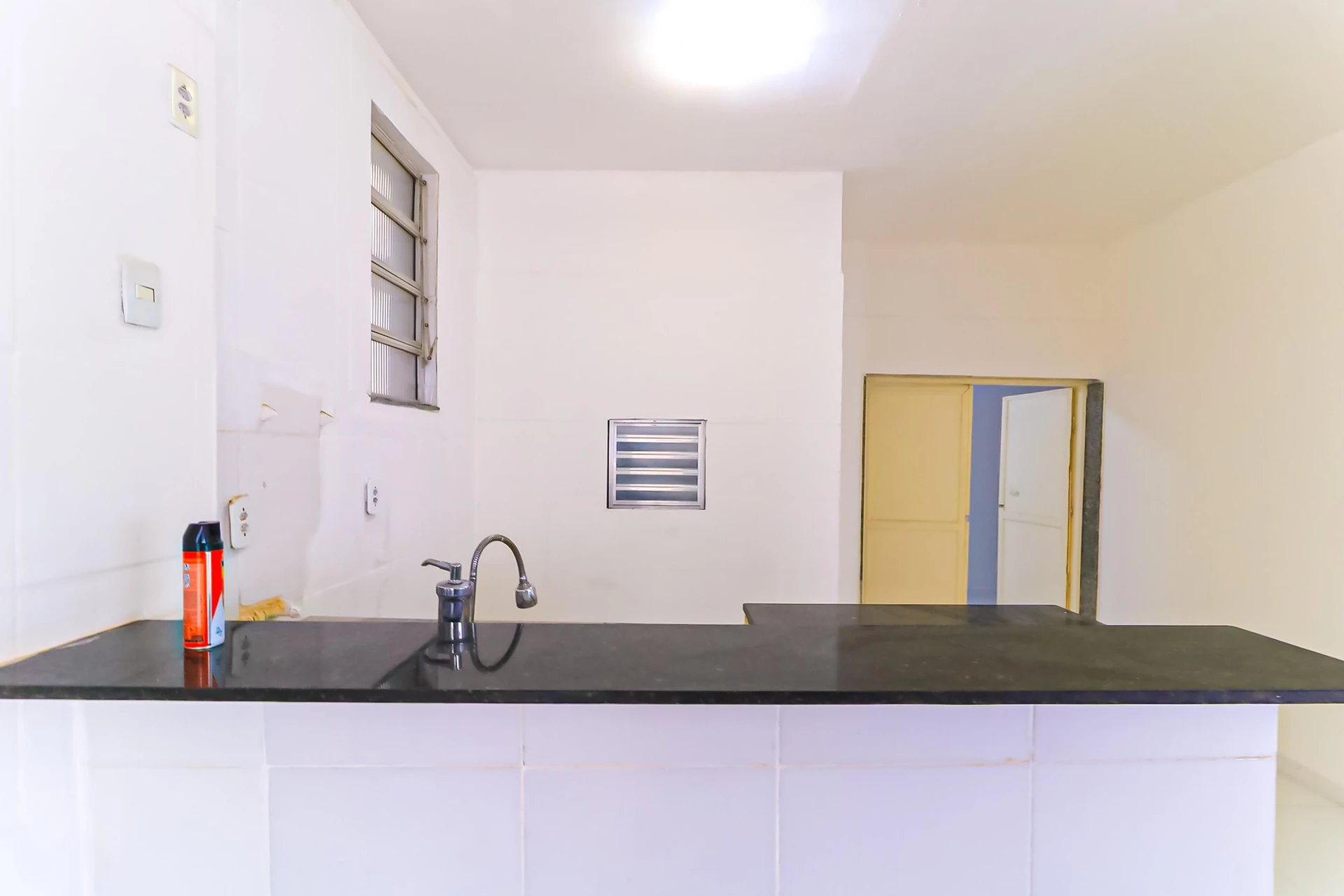 2-bedroom apartment with a gas stove — photo 3