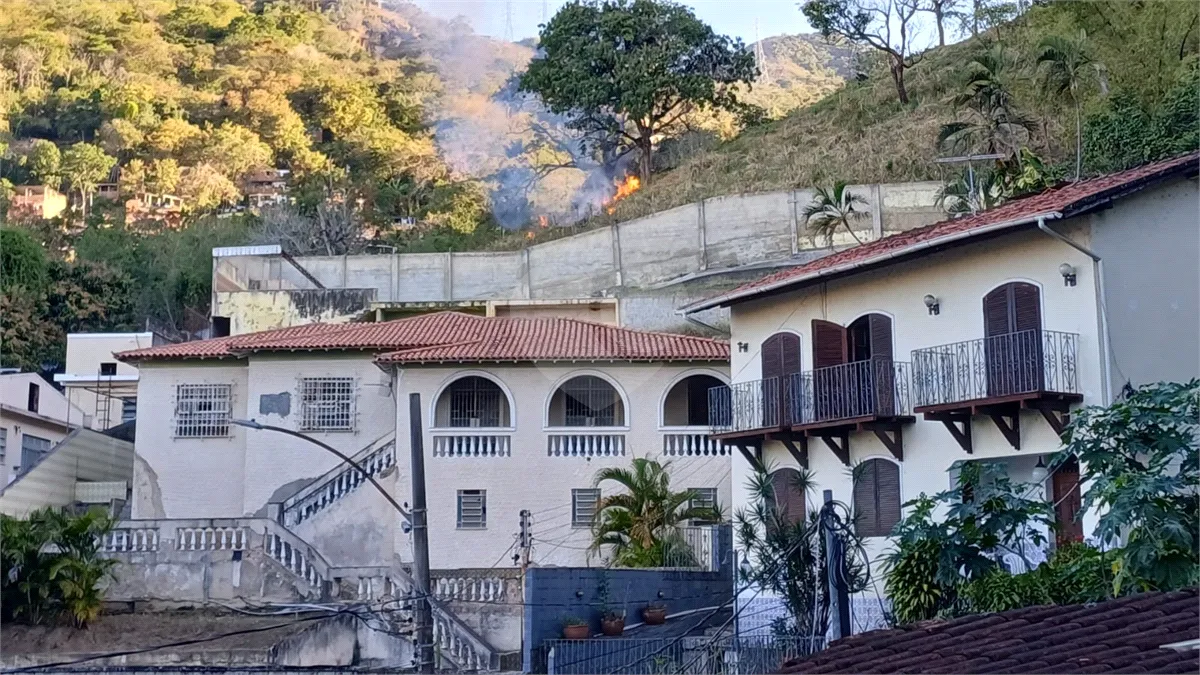 House with 5 bedrooms and mountain views — photo 8