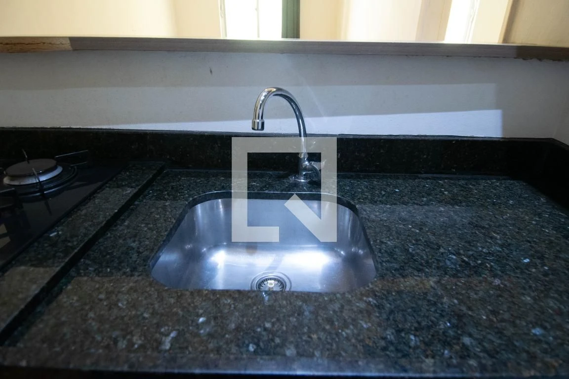 Apartamento, 30 m², com piso de madeira ou laminado — photo 2
