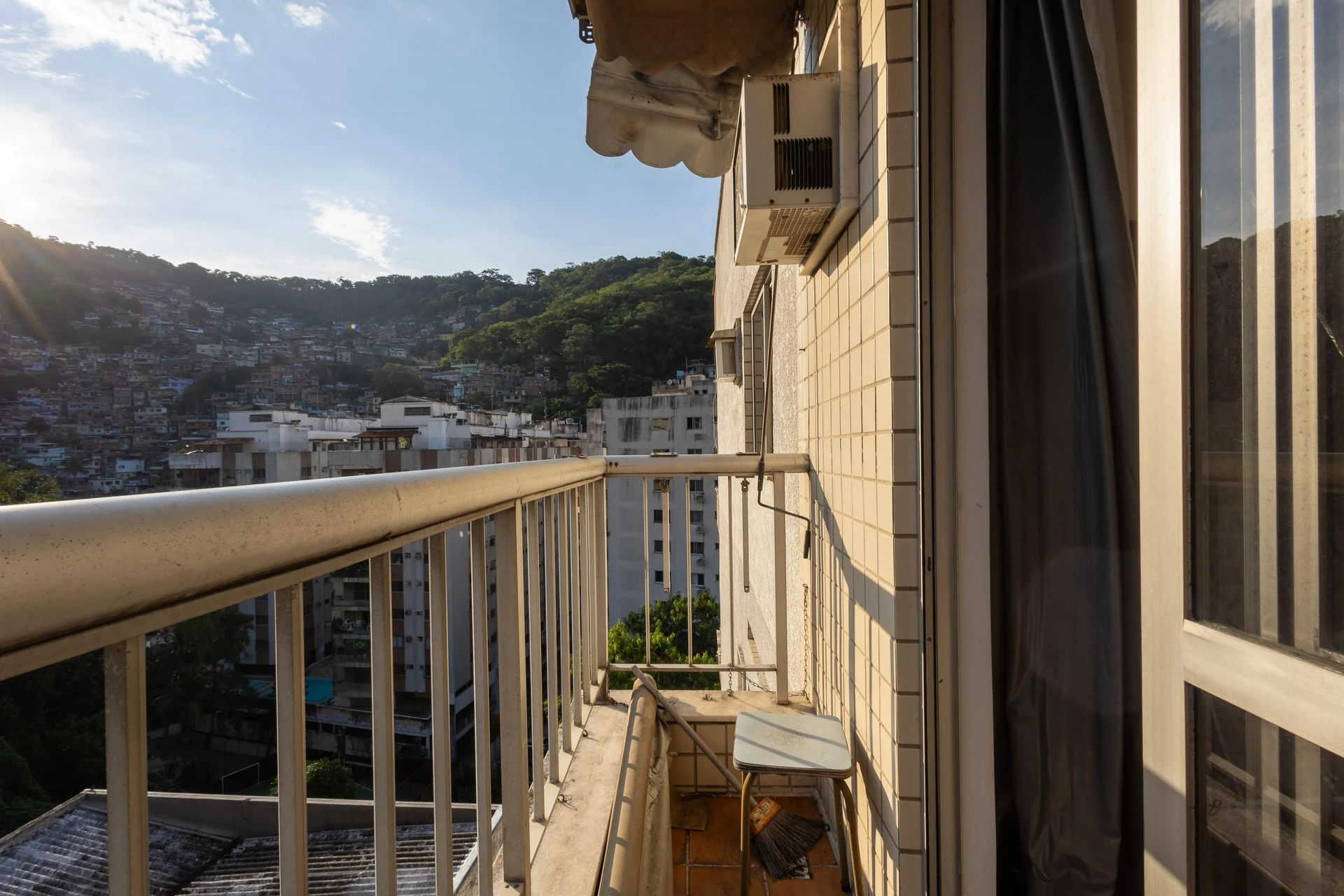 Furnished 1-bedroom apartment with 2 parking spaces — photo 34