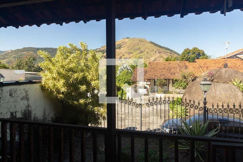 5-bedroom house with a mountain view in Rio de Janeiro — photo 5