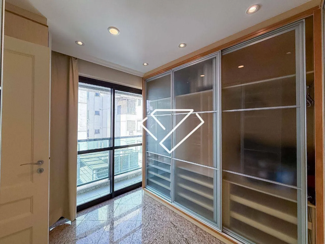 3-bedroom apartment with 165 m² and 3 parking spaces — photo 6