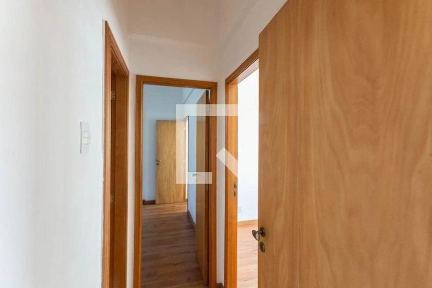 Apartamento de 2 quartos com cozinha separada e 70 m² — photo 19