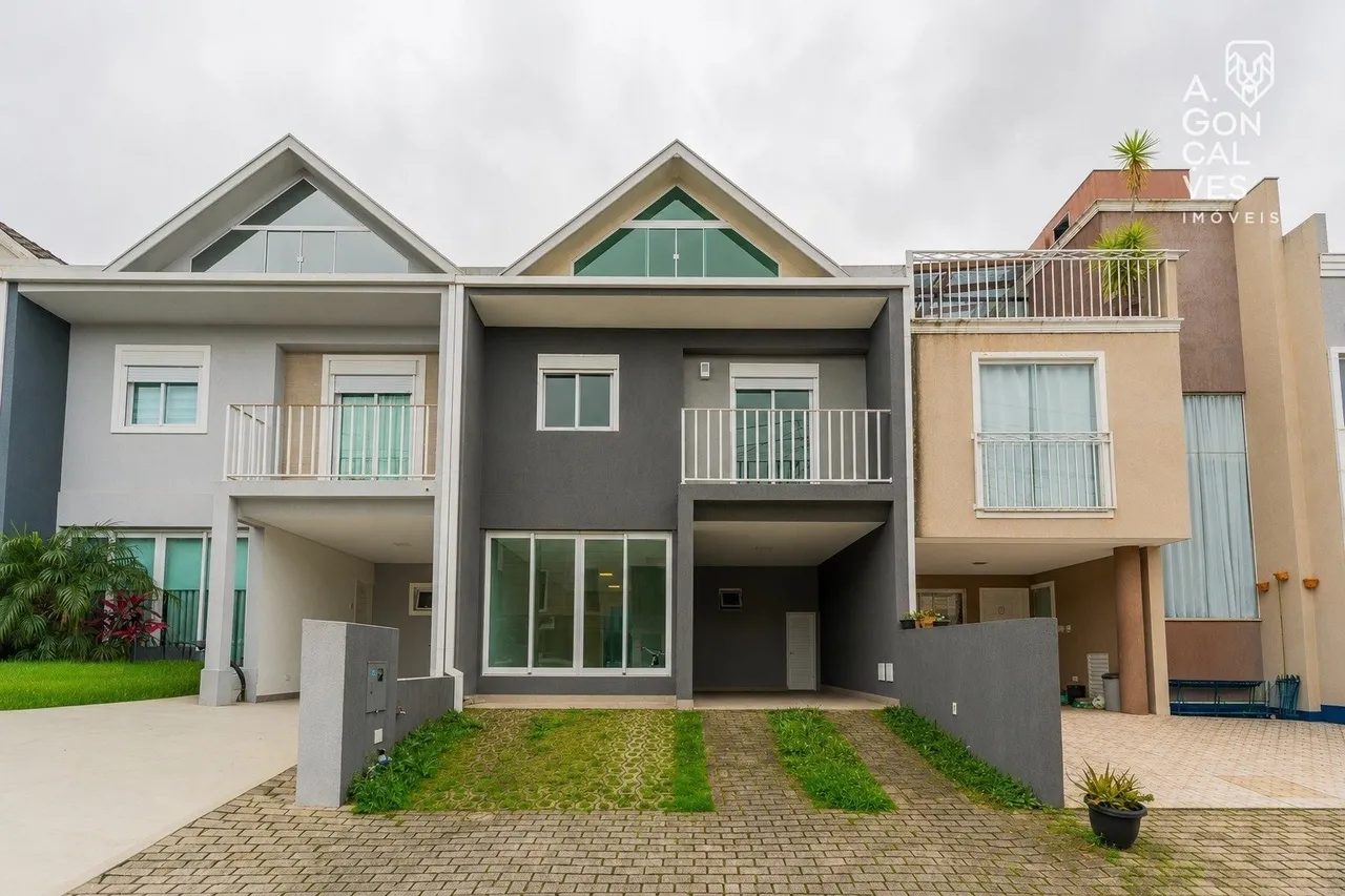 House with 3 bedrooms and an open-plan kitchen — photo 3