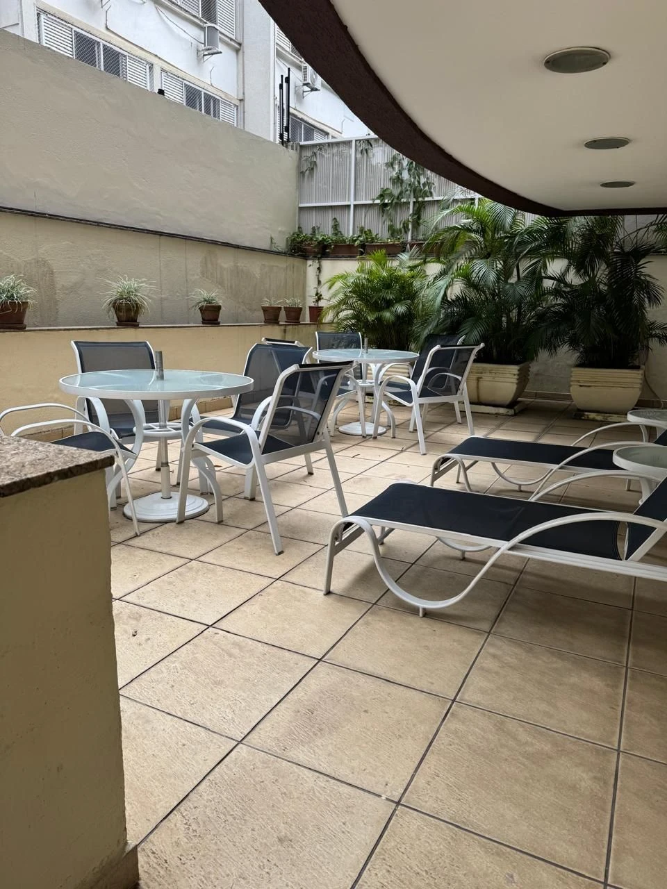 Furnished 1-bedroom apartment with pet-friendly policy — photo 22