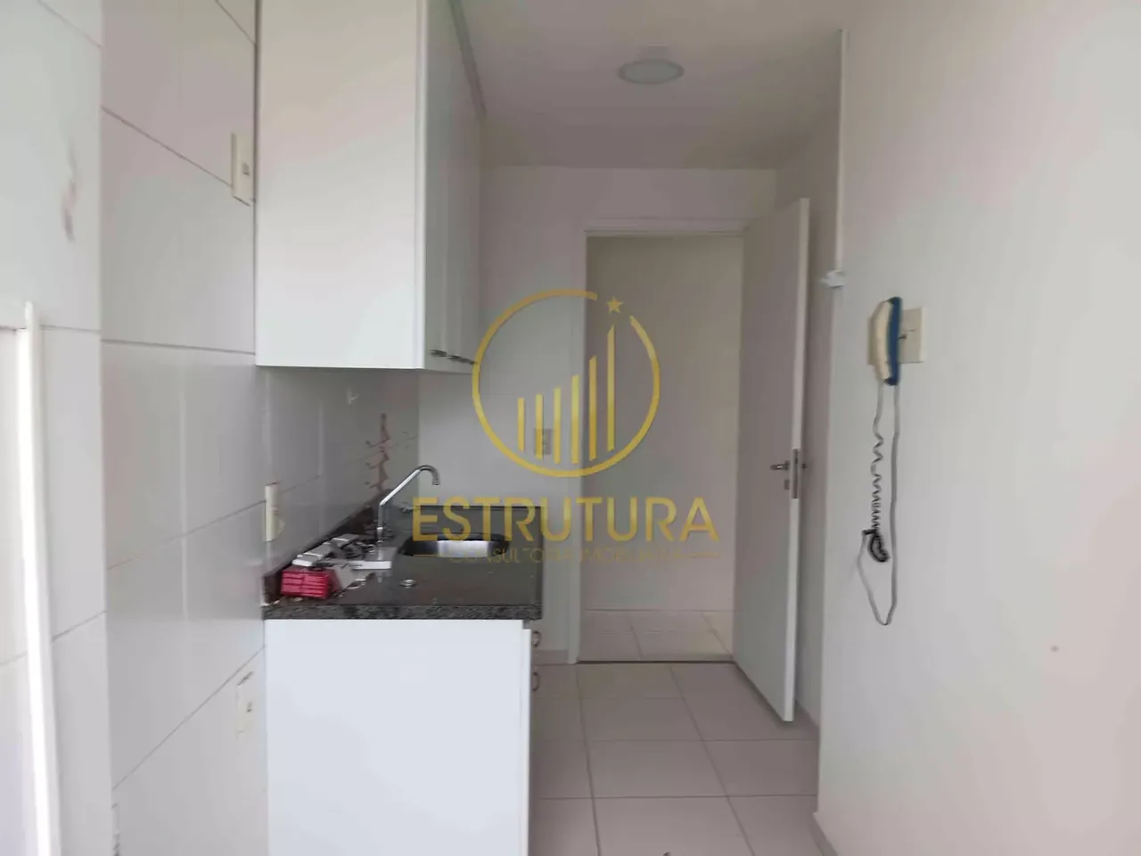 2-bedroom apartment with enclosed kitchen and 1 parking spot — photo 10
