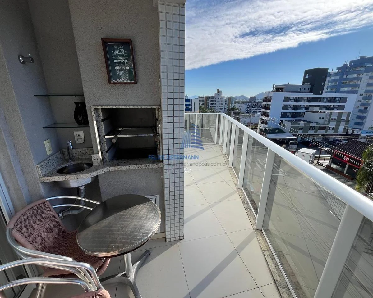 One-bedroom apartment with a glass-enclosed balcony — photo 10