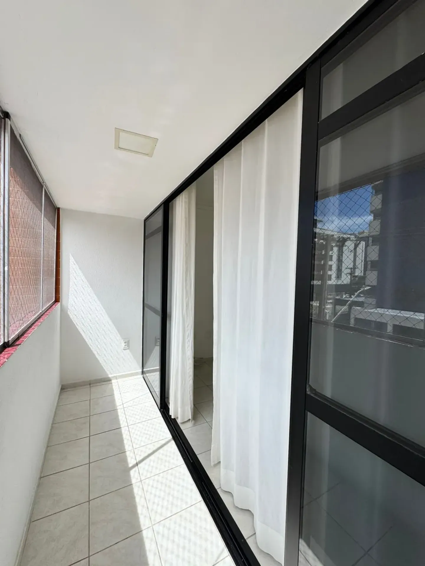 127 m² apartment with a separate kitchen and 3 bedrooms — photo 25