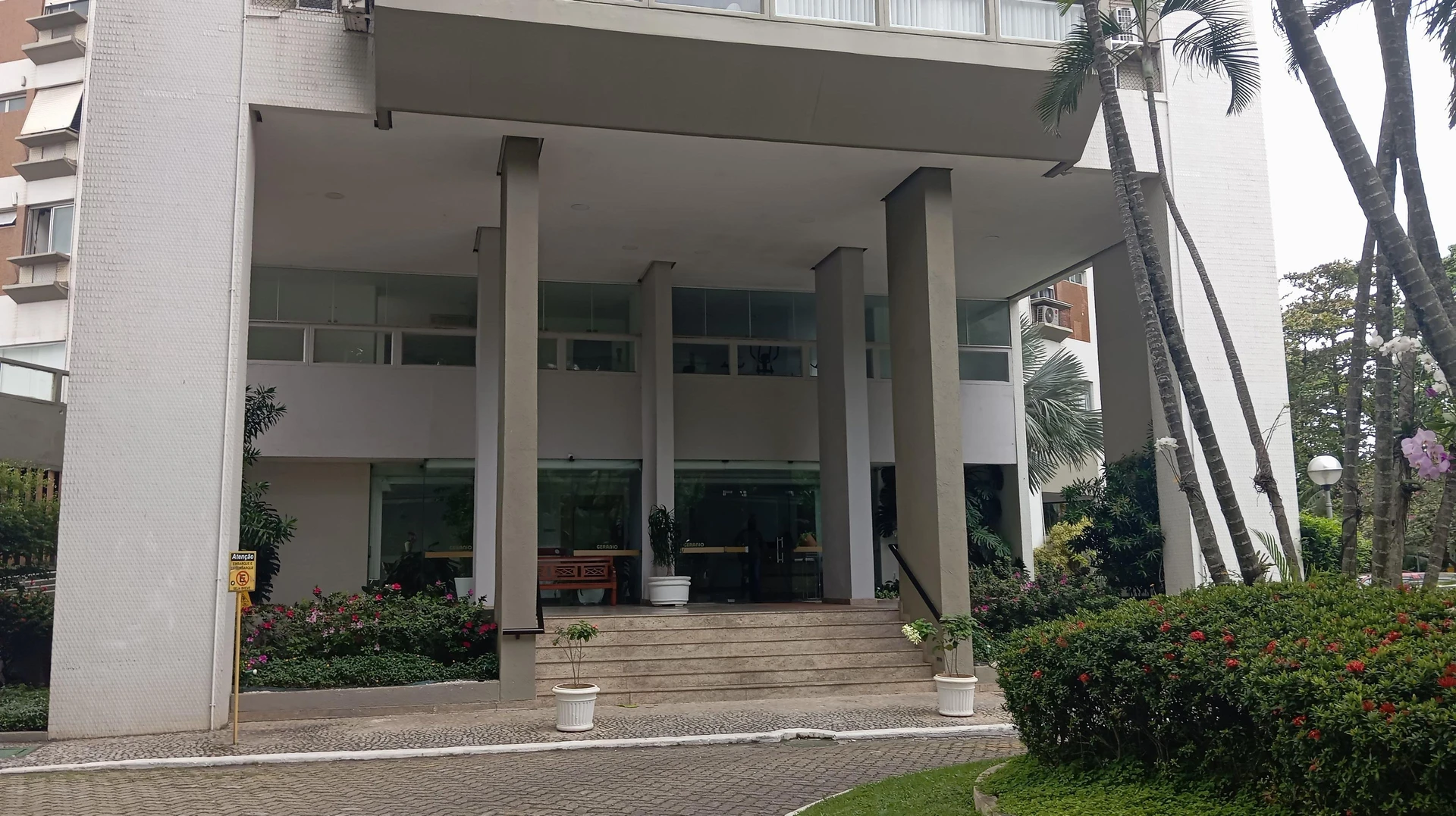 3-bedroom apartment with a jacuzzi in Rio de Janeiro — photo 46