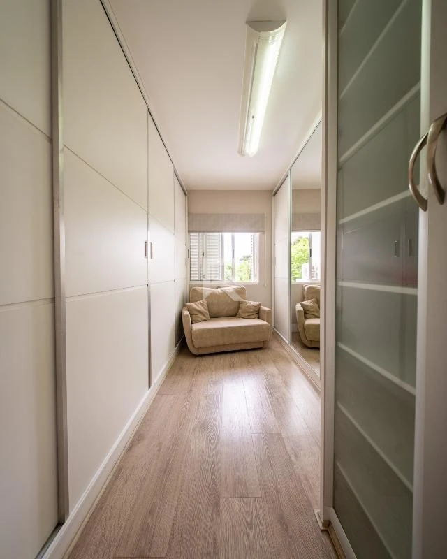Furnished house, 400 m², with a bathtub — photo 47
